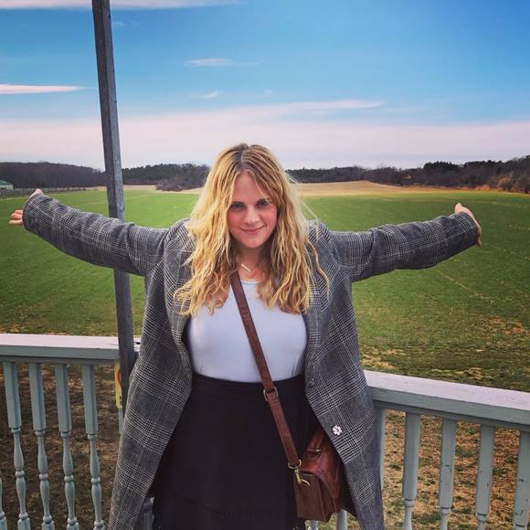 Meet your Posher, Melissa - Picture 1 of 1